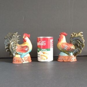 Salt and Pepper Shakers Cracker Barrel Rooster Hens Chicken Farmhouse Decor